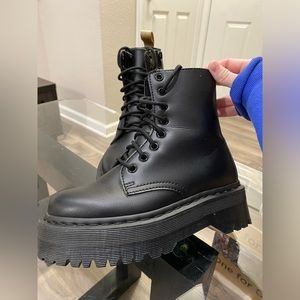 DR. MARTENS - VEGAN JADON II BOOT MONO PLATFORMS